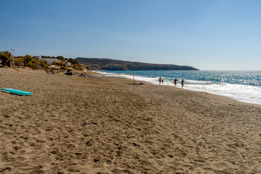 Пляж в деревне Каламаки на юге острова Крит