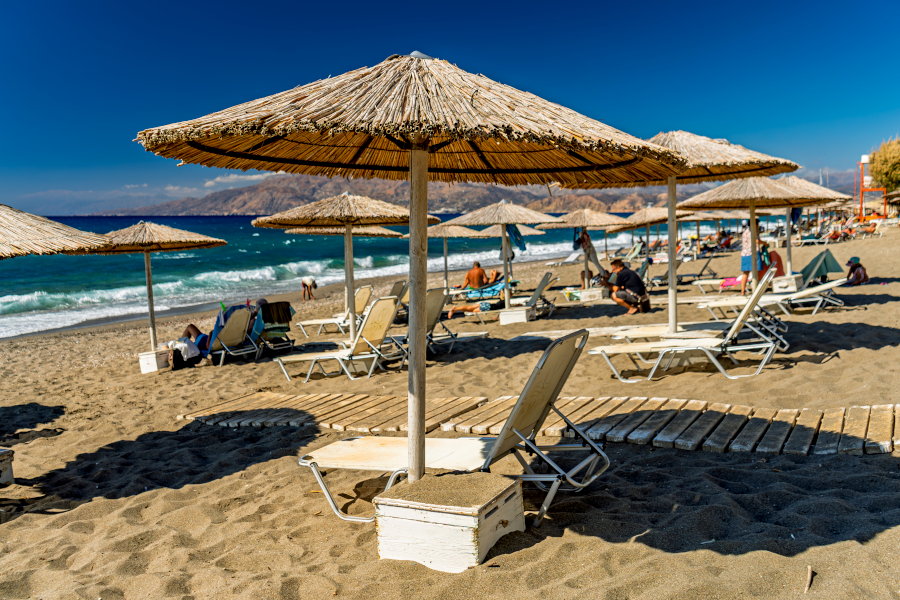 Пляж в деревне Каламаки на юге области Ираклион, Крит